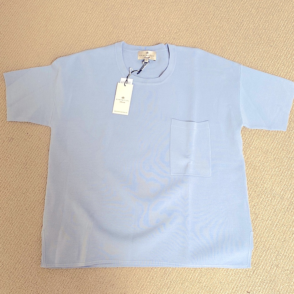 Short sleeve sweater